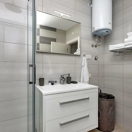 Sjever * מאקרסקה